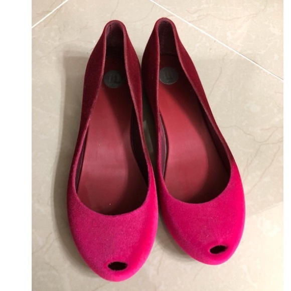hot pink velvet shoes